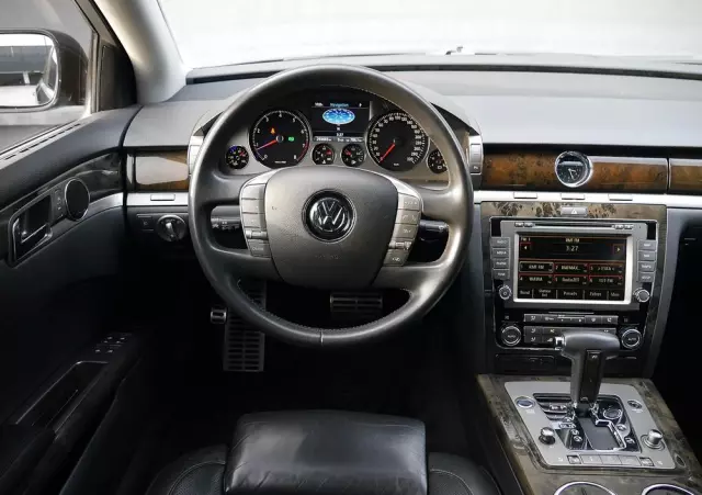 VOLKSWAGEN Phaeton 4.2 V8 4 Mot L (4os)