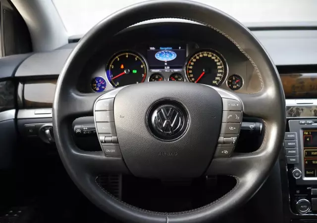 VOLKSWAGEN Phaeton 4.2 V8 4 Mot L (4os)