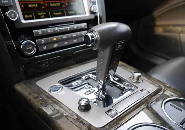 VOLKSWAGEN Phaeton 4.2 V8 4 Mot L (4os)