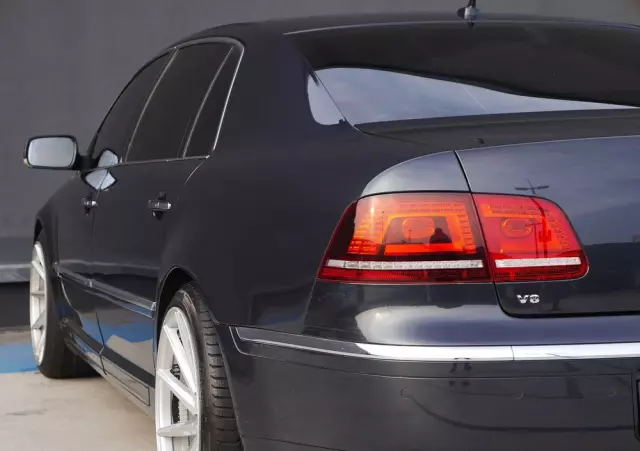 VOLKSWAGEN Phaeton 4.2 V8 4 Mot L (4os)