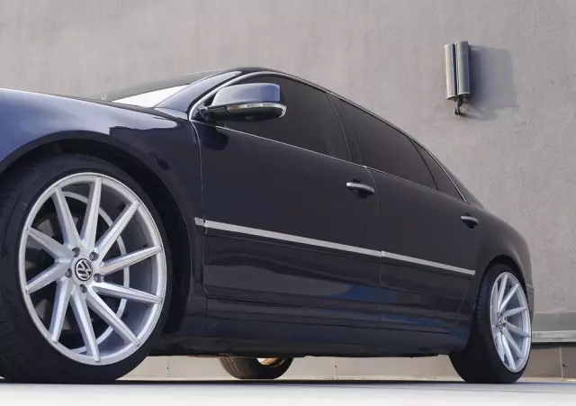 VOLKSWAGEN Phaeton 4.2 V8 4 Mot L (4os)