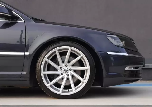 VOLKSWAGEN Phaeton 4.2 V8 4 Mot L (4os)