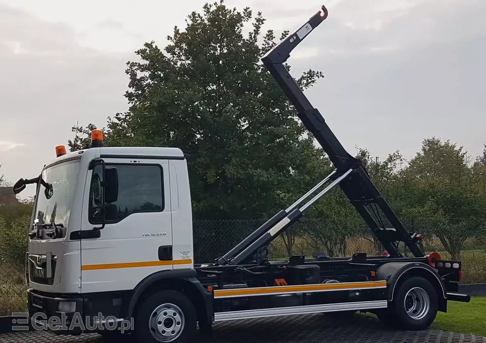 MAN TGL 12.220 HAKOWIEC 4x2 KLIMA 