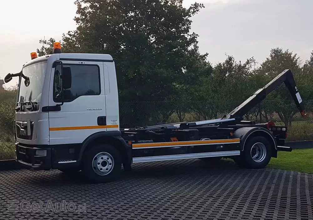 MAN TGL 12.220 HAKOWIEC 4x2 KLIMA 