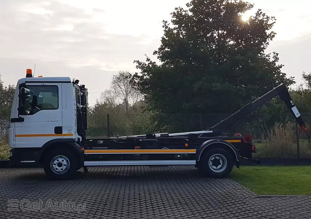 MAN TGL 12.220 HAKOWIEC 4x2 KLIMA 