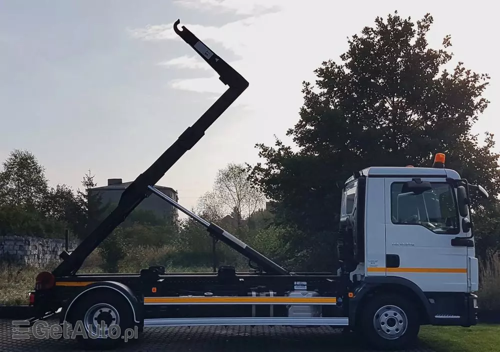 MAN TGL 12.220 HAKOWIEC 4x2 KLIMA 