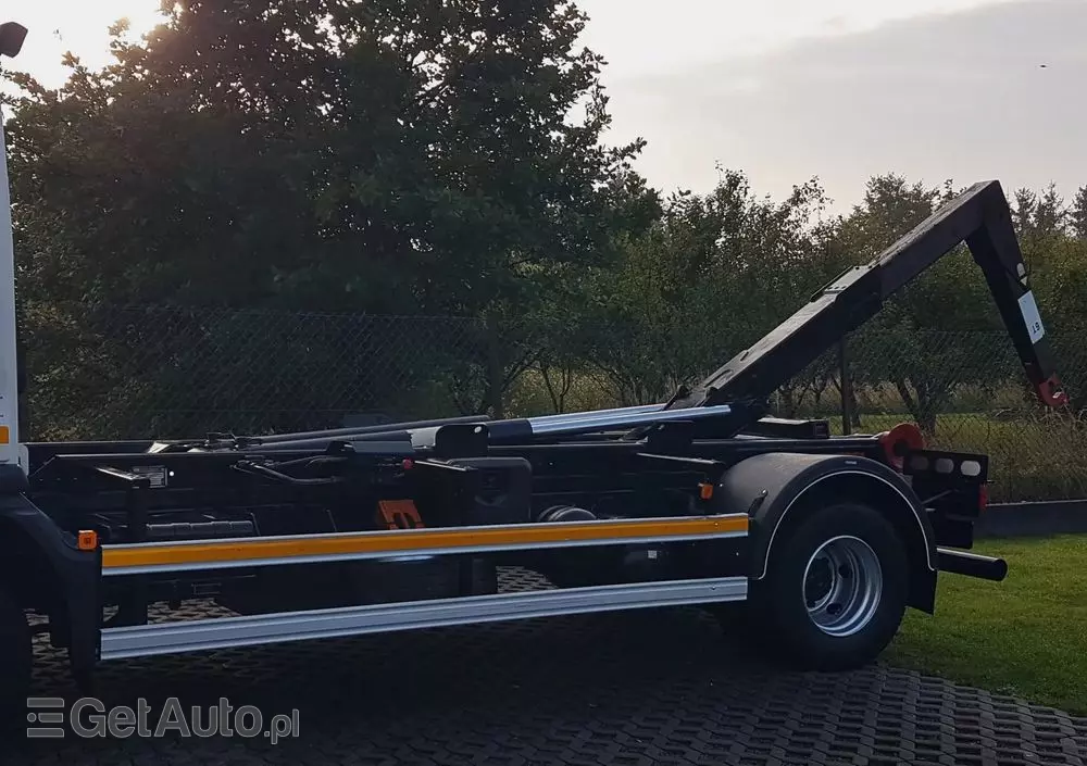 MAN TGL 12.220 HAKOWIEC 4x2 KLIMA 