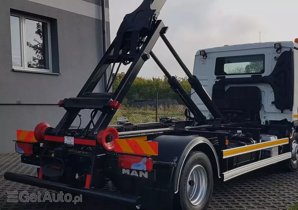 MAN TGL 12.220 HAKOWIEC 4x2 KLIMA 