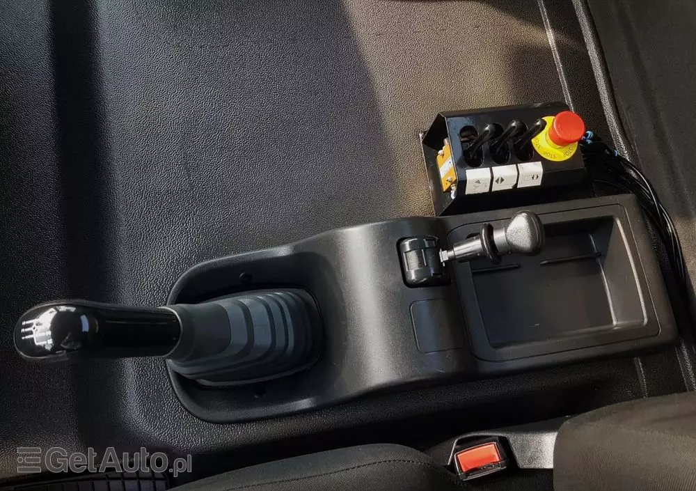 MAN TGL 12.220 HAKOWIEC 4x2 KLIMA 