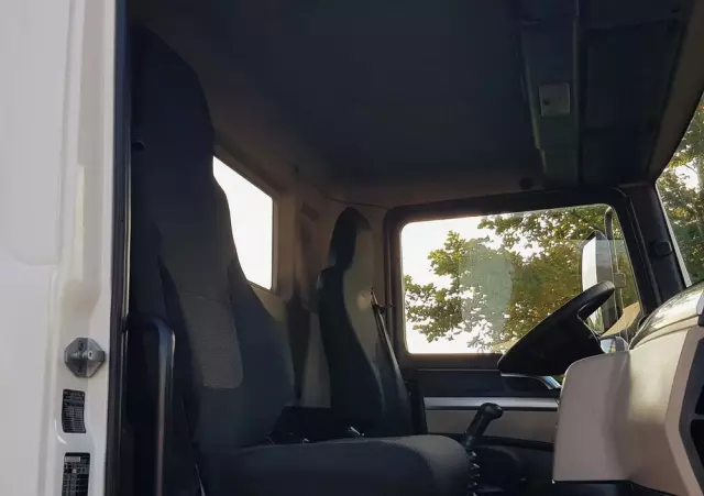 MAN TGL 12.220 HAKOWIEC 4x2 KLIMA 