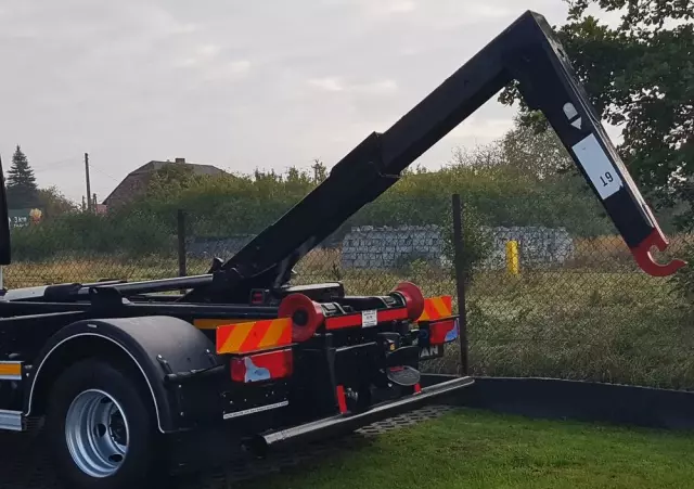 MAN TGL 12.220 HAKOWIEC 4x2 KLIMA 