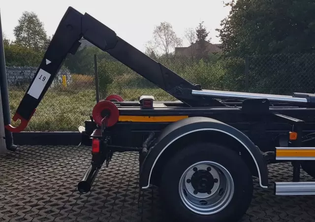 MAN TGL 12.220 HAKOWIEC 4x2 KLIMA 