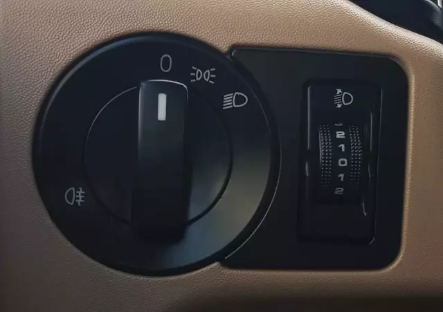 MAN TGL 12.220 HAKOWIEC 4x2 KLIMA 