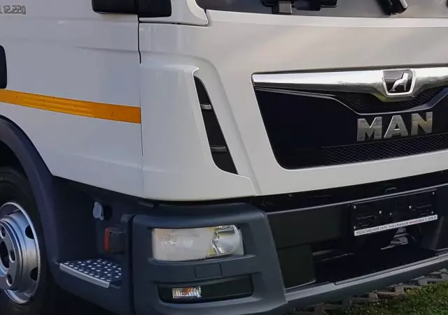 MAN TGL 12.220 HAKOWIEC 4x2 KLIMA 