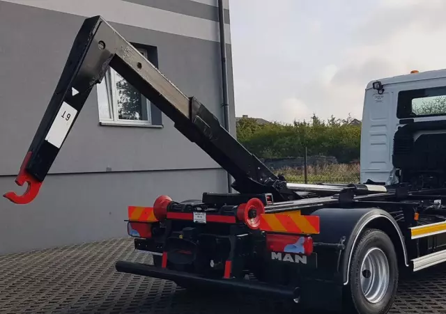 MAN TGL 12.220 HAKOWIEC 4x2 KLIMA 