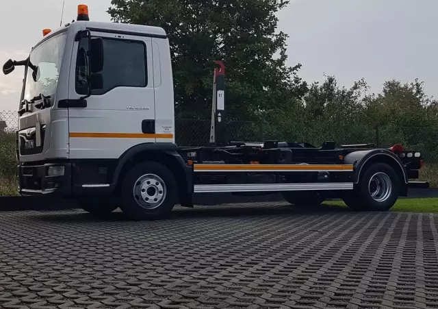 MAN TGL 12.220 HAKOWIEC 4x2 KLIMA 