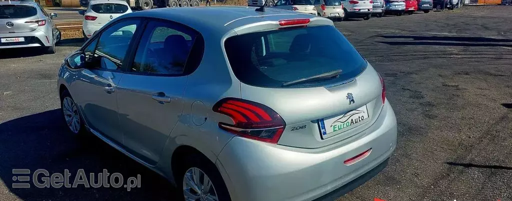 PEUGEOT 208 