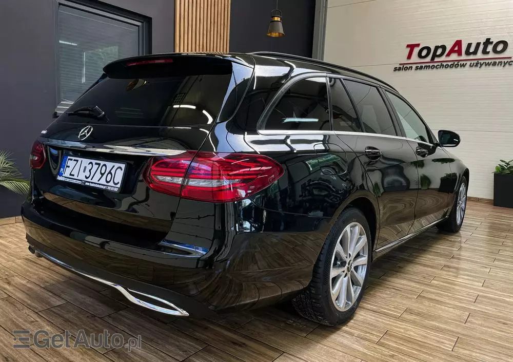 MERCEDES-BENZ Klasa C 200 9G-TRONIC
