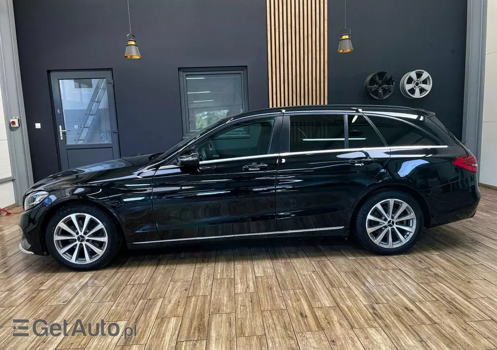 MERCEDES-BENZ Klasa C 200 9G-TRONIC