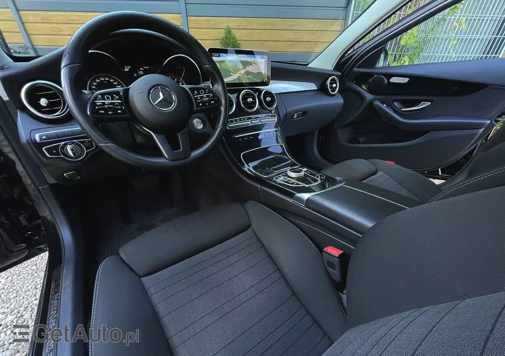 MERCEDES-BENZ Klasa C 200 9G-TRONIC