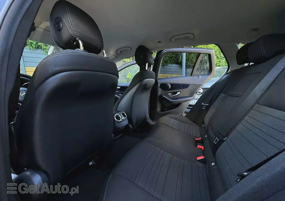 MERCEDES-BENZ Klasa C 200 9G-TRONIC