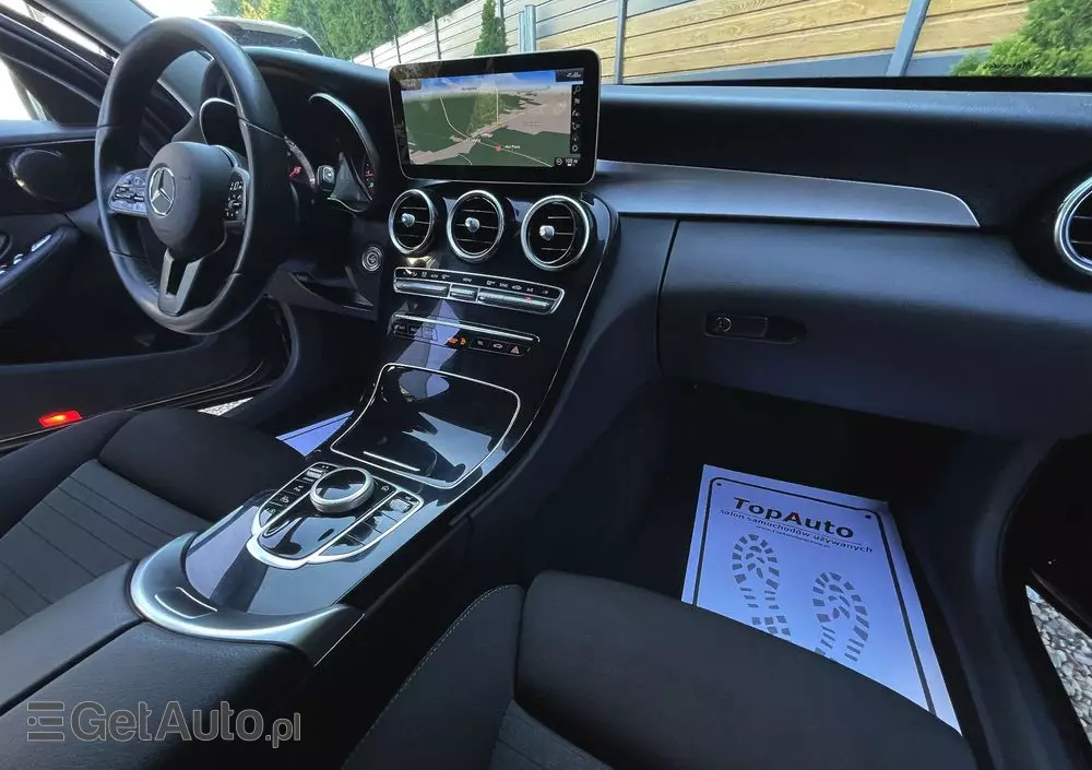 MERCEDES-BENZ Klasa C 200 9G-TRONIC