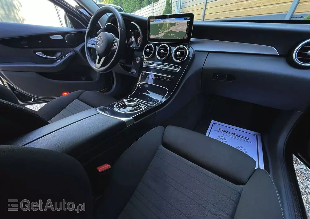 MERCEDES-BENZ Klasa C 200 9G-TRONIC