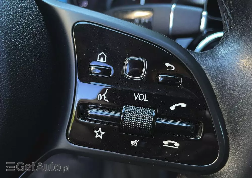 MERCEDES-BENZ Klasa C 200 9G-TRONIC