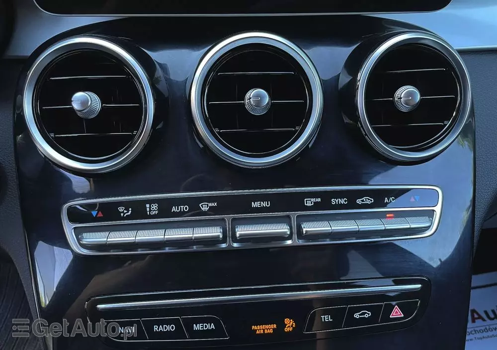 MERCEDES-BENZ Klasa C 200 9G-TRONIC