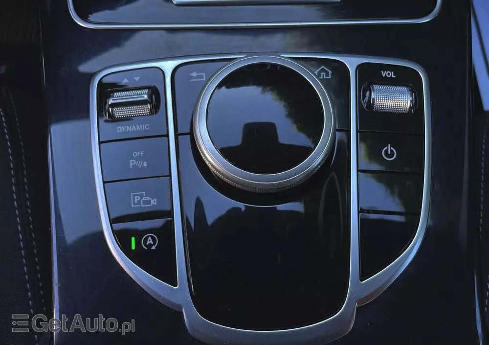 MERCEDES-BENZ Klasa C 200 9G-TRONIC