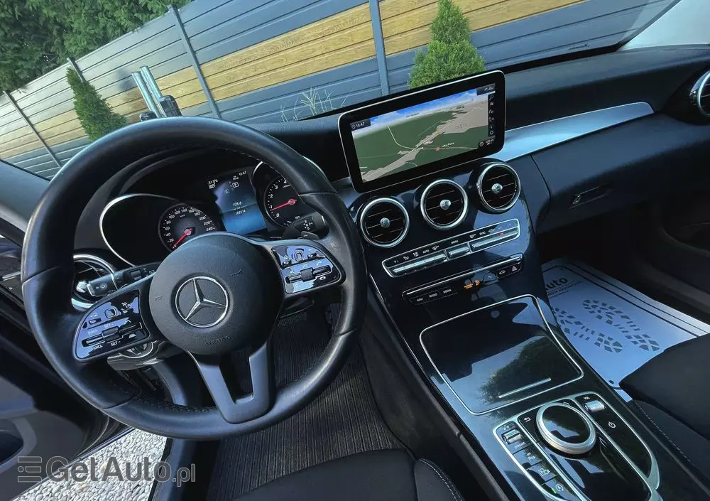 MERCEDES-BENZ Klasa C 200 9G-TRONIC