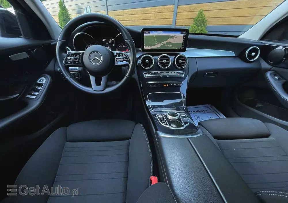 MERCEDES-BENZ Klasa C 200 9G-TRONIC