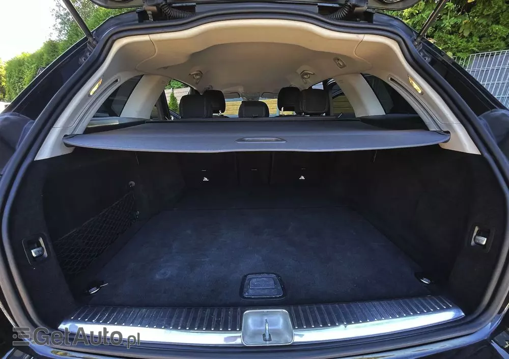 MERCEDES-BENZ Klasa C 200 9G-TRONIC