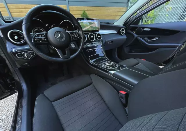 MERCEDES-BENZ Klasa C 200 9G-TRONIC