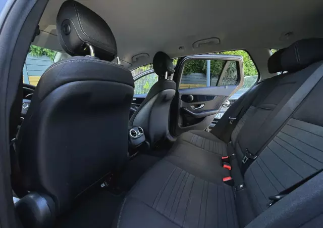 MERCEDES-BENZ Klasa C 200 9G-TRONIC