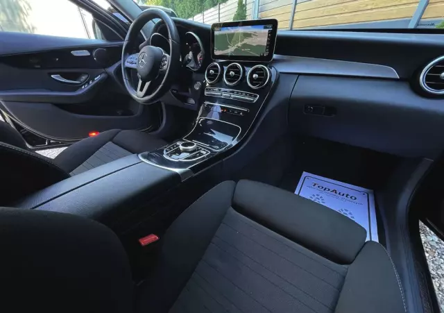 MERCEDES-BENZ Klasa C 200 9G-TRONIC
