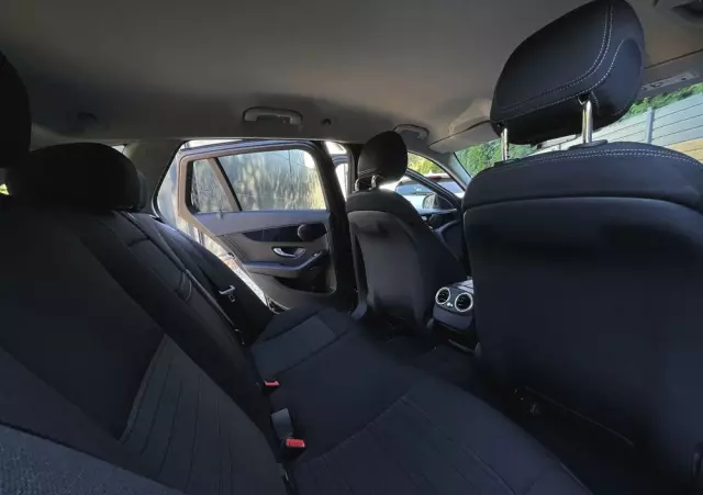 MERCEDES-BENZ Klasa C 200 9G-TRONIC