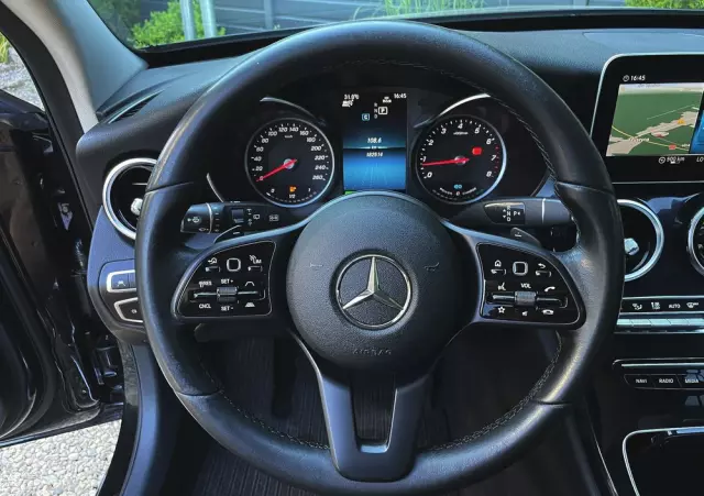 MERCEDES-BENZ Klasa C 200 9G-TRONIC