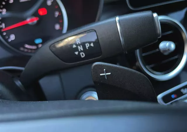 MERCEDES-BENZ Klasa C 200 9G-TRONIC