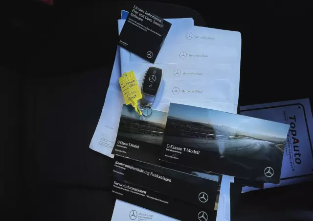 MERCEDES-BENZ Klasa C 200 9G-TRONIC