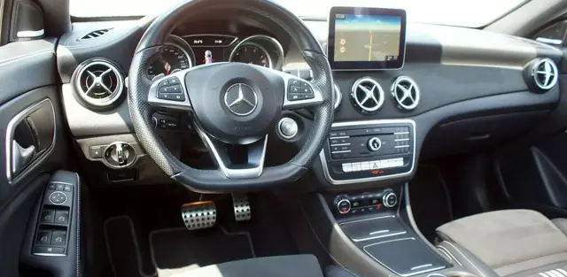 MERCEDES-BENZ CLA 