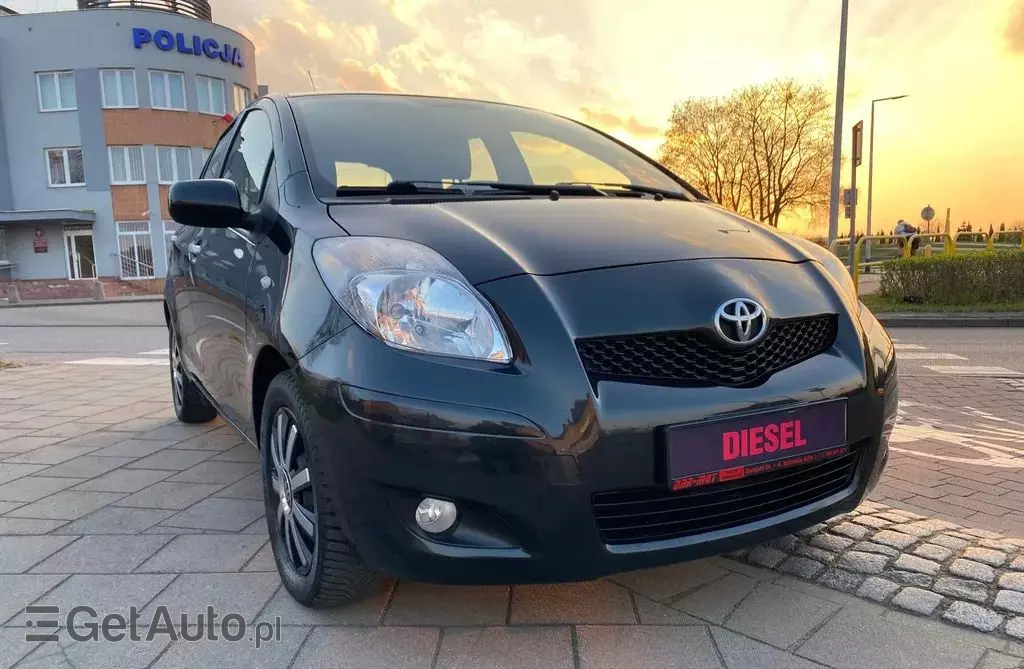 TOYOTA Yaris 