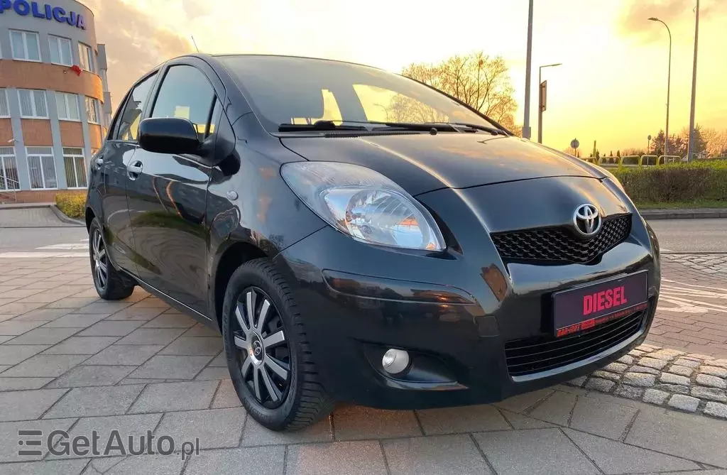 TOYOTA Yaris 
