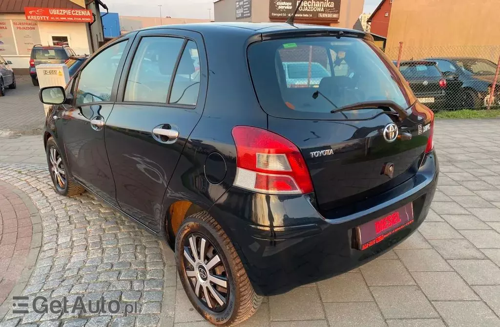 TOYOTA Yaris 