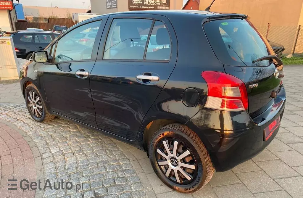 TOYOTA Yaris 