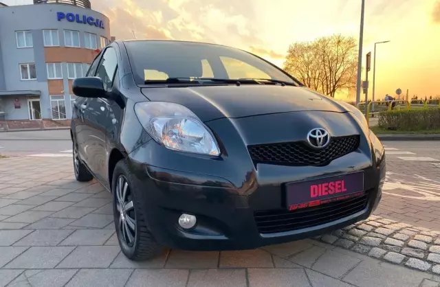 TOYOTA Yaris 