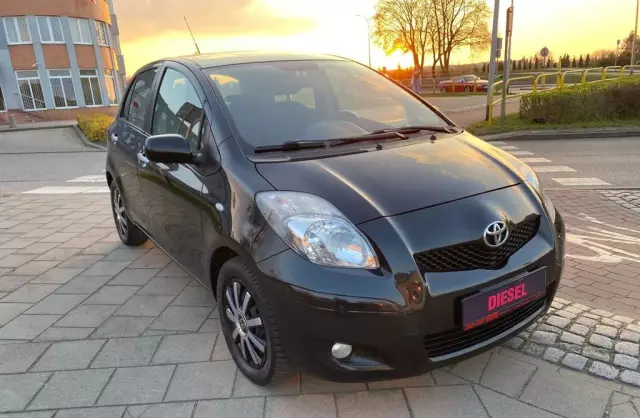 TOYOTA Yaris 