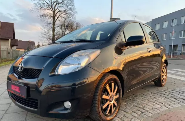 TOYOTA Yaris 