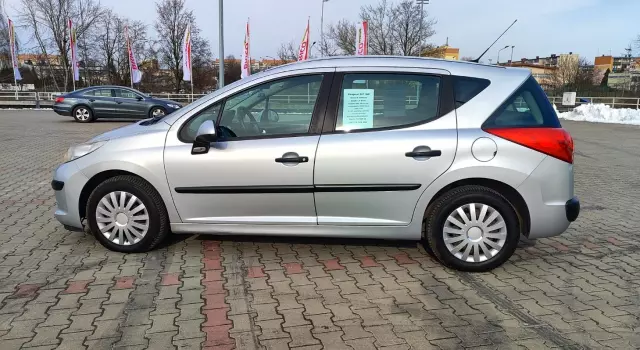 PEUGEOT 207 