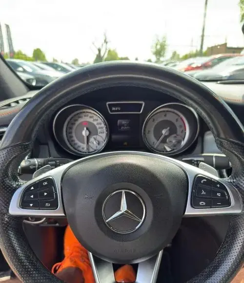 MERCEDES-BENZ CLA 